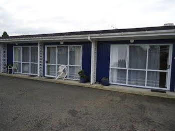 Racecourse Motel Paeroa Exterior photo