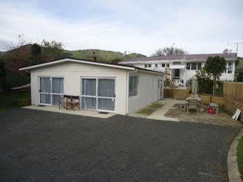 Racecourse Motel Paeroa Exterior photo